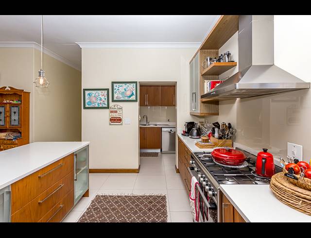 5 BEDROOM HOUSE FOR SALE IN BIG BAY